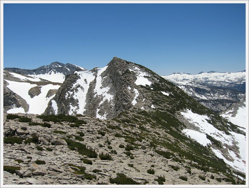 2010-07-02 Vogelsang (38) Unnamed peak from Fletcher